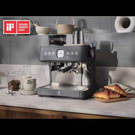 ELECTROLUX 3L UltimateTaste 700 espresso coffee maker